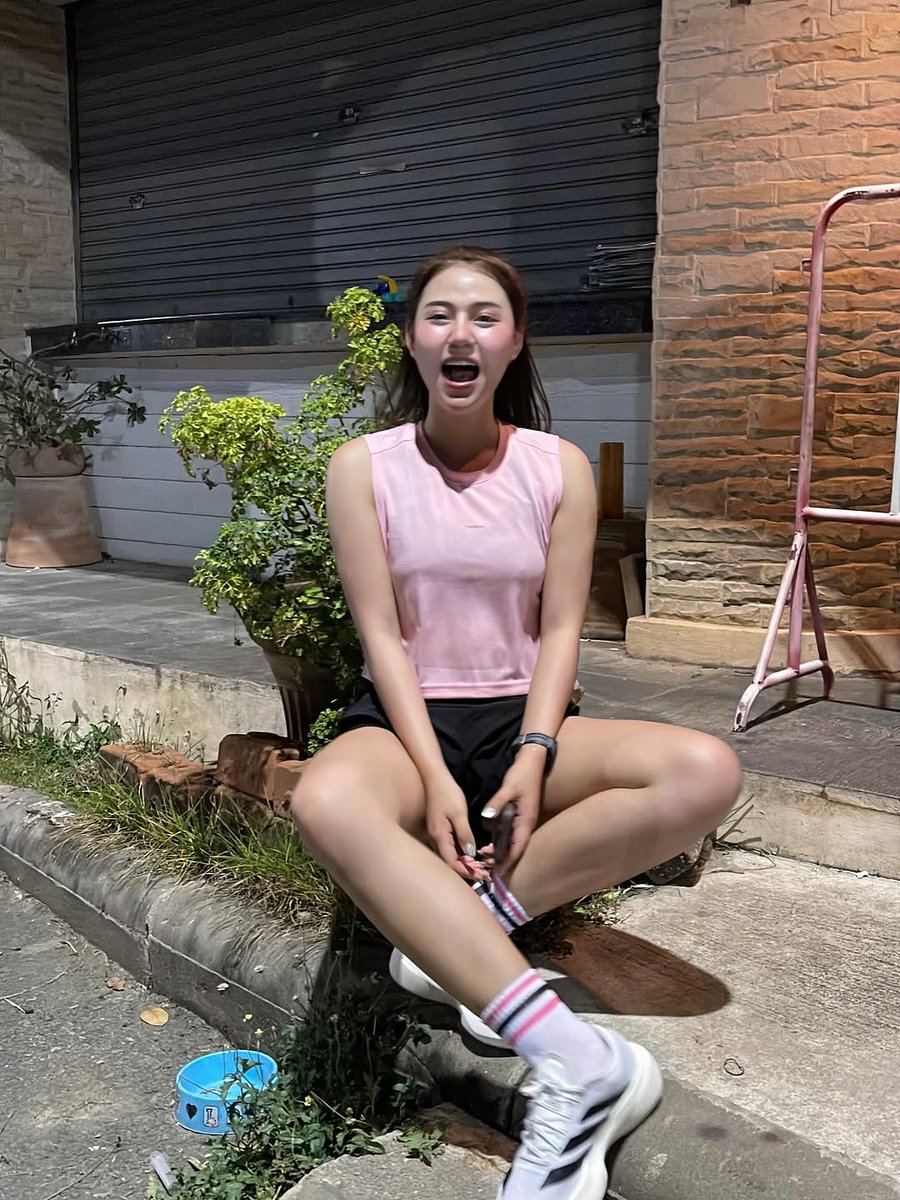 ขานะใหญ่แต่นมนะ ไม่มี5555