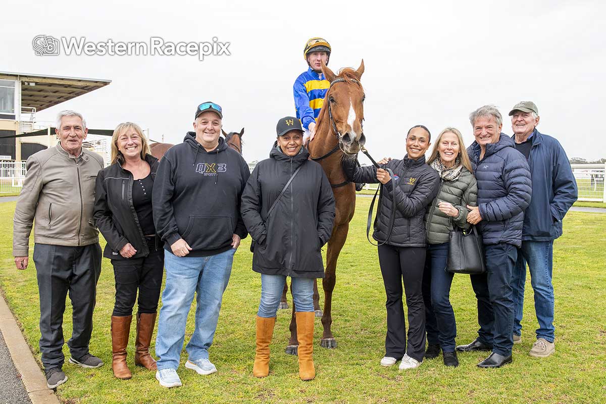 ESTA MIRANDO - Northam Sun 14th September <a href="/northamracing/">Northam Race Club</a> #WesternRacepix #NorthamRaces

More 📸 westernracepix.com