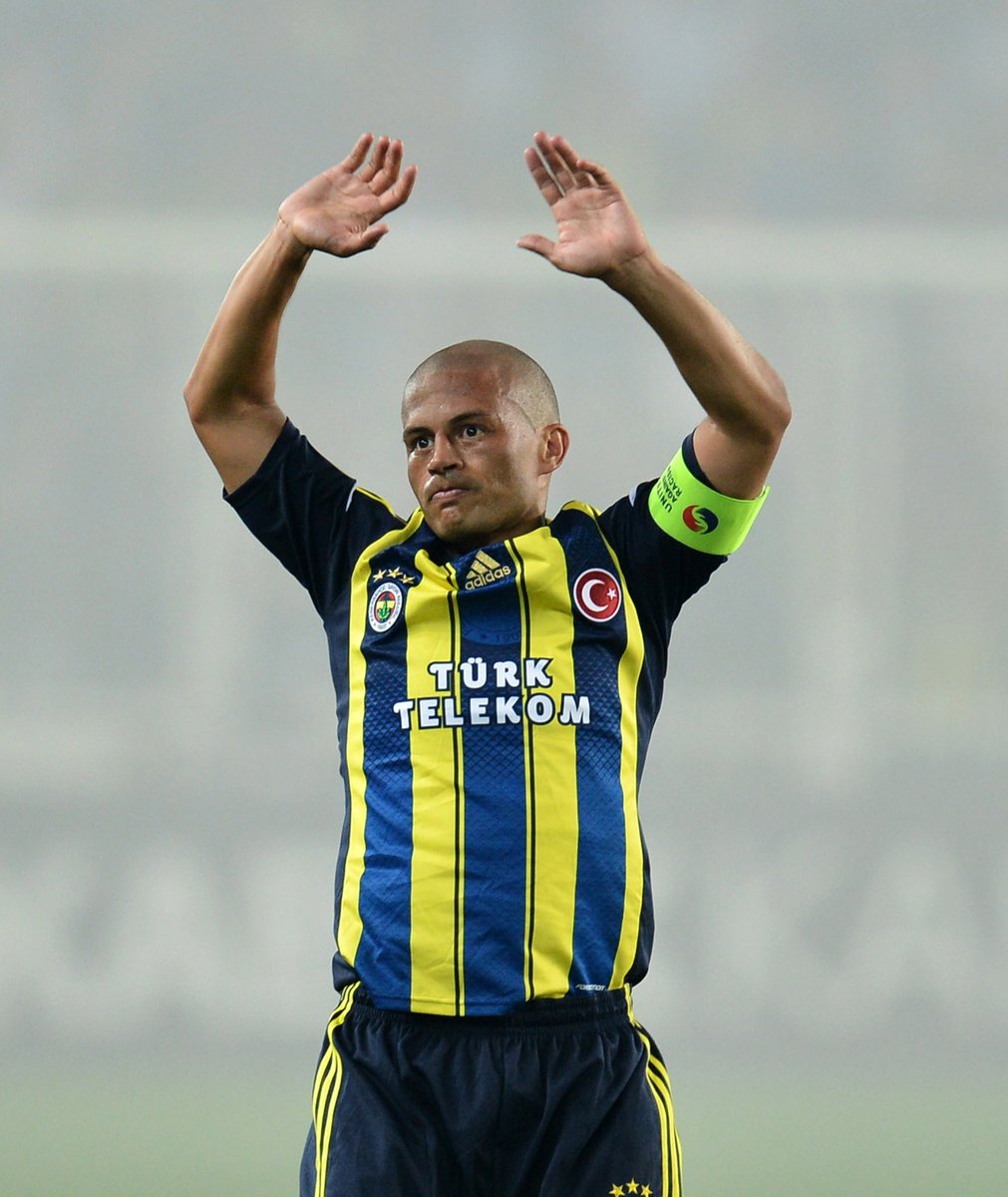 UEFAcom_de's tweet image. 4⃣8⃣ - Happy Birthday, @Alex10 🥳🎂🎁⚽️🇧🇷