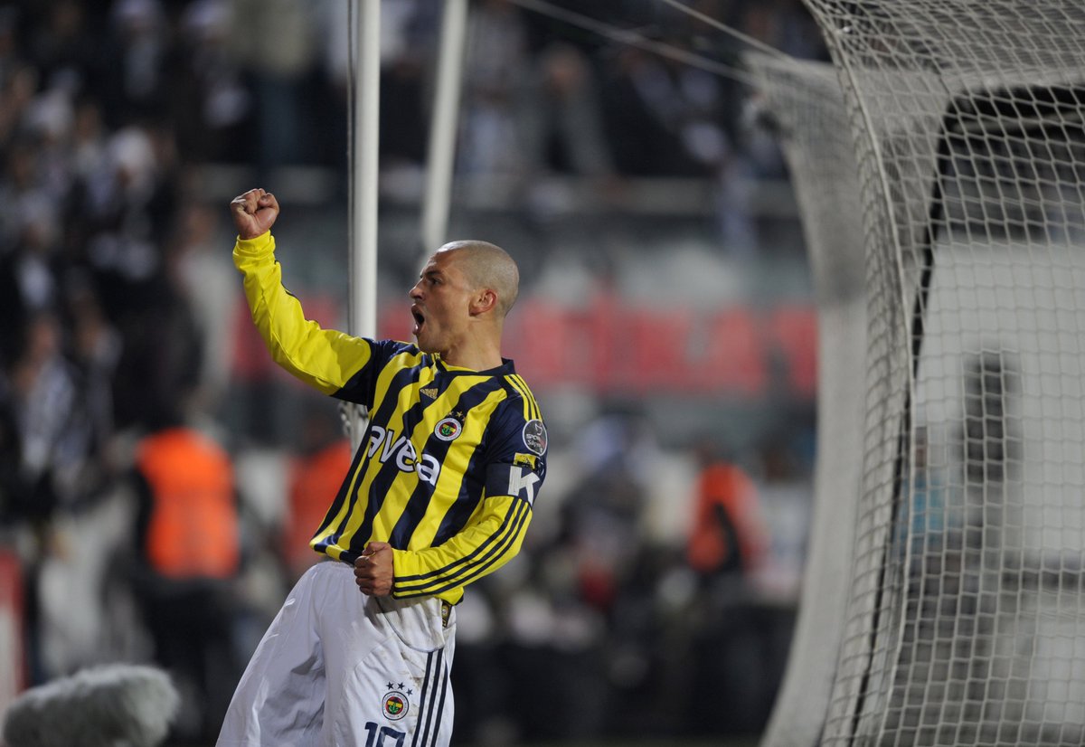 UEFAcom_de's tweet image. 4⃣8⃣ - Happy Birthday, @Alex10 🥳🎂🎁⚽️🇧🇷