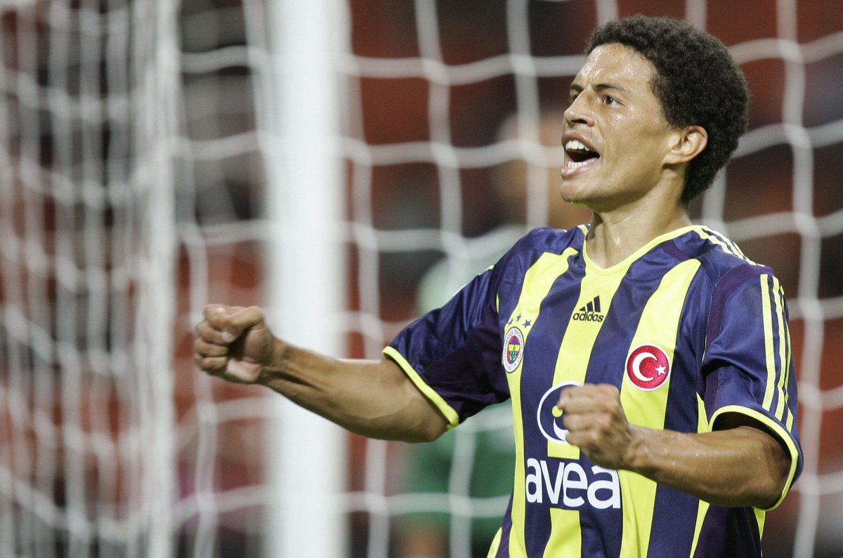 UEFAcom_de's tweet image. 4⃣8⃣ - Happy Birthday, @Alex10 🥳🎂🎁⚽️🇧🇷