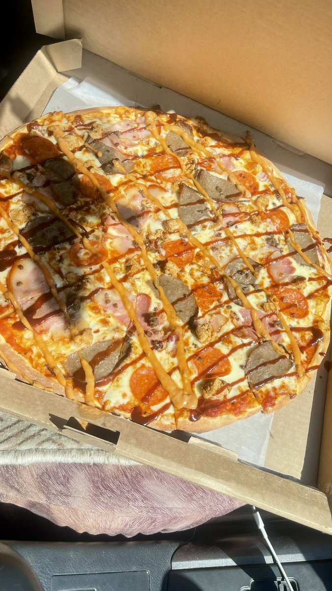 Зайсангийн оргилд байдаг ориг Монгол бяслагтай пицца идмээрээнэааа🥹 хэнээд хүртэл РТ