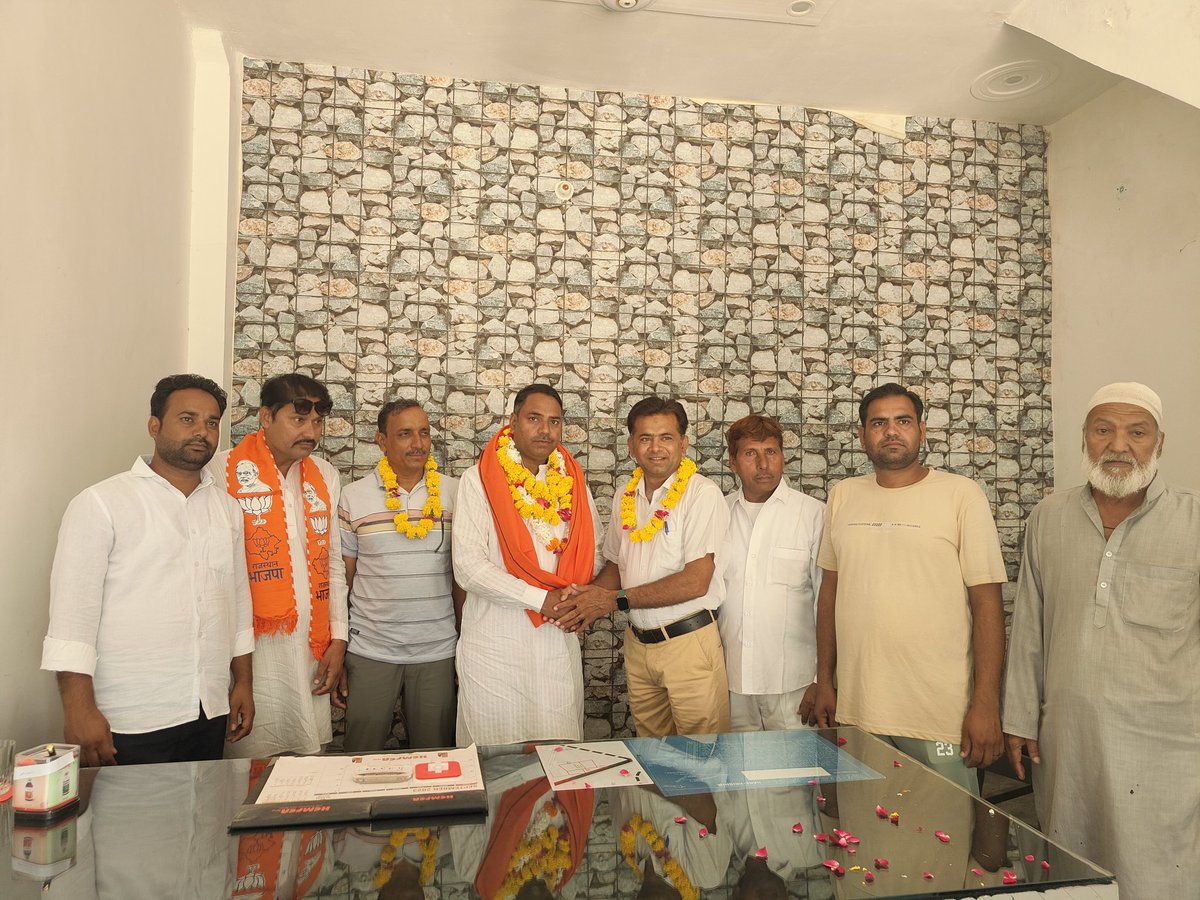 आज दिनांक 14.09.2025 को टोंक प्रवास के दौरान भाजपा अल्पसंख्यक मोर्चा जिला टोंक के प्रमुख कार्यकर्ताओं के साथ में माननीय प्रधानमंत्री श्री नरेंद्र मोदी जी के जन्मदिवस के अवसर पर 17.09.2025 से 02.09.2025 तक चलने वाले  सेवा पखवाड़ा कार्यक्रम को लेकर बैठक की। मोर्चा कार्यकर्ताओं