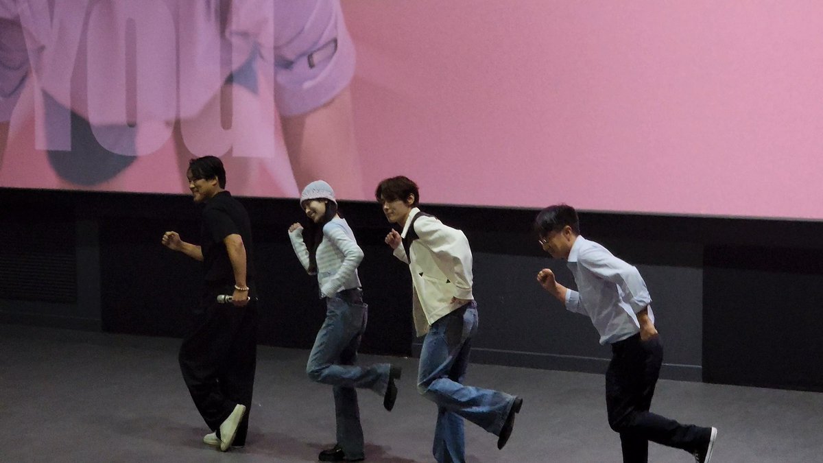 OnceTokkiSwift's tweet image. Dahyun doing the &quot;Run To You&quot; pose 🤍