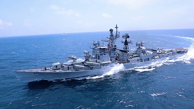 NavalEncyclope1's tweet photo. #IndiaDay ! A throwback to the first Indian #guidedmissiledestroyers. The #Rajputclass (or "R" class) were basically #Kashinclass destroyers built in Nikolaiev, USSR between 1979 and 1988, Project 61ME... https://t.co/BsUXe6TeGj #indiannavy #guidedmissiledestroyer https://t.co/Vjrqtpw0Bc