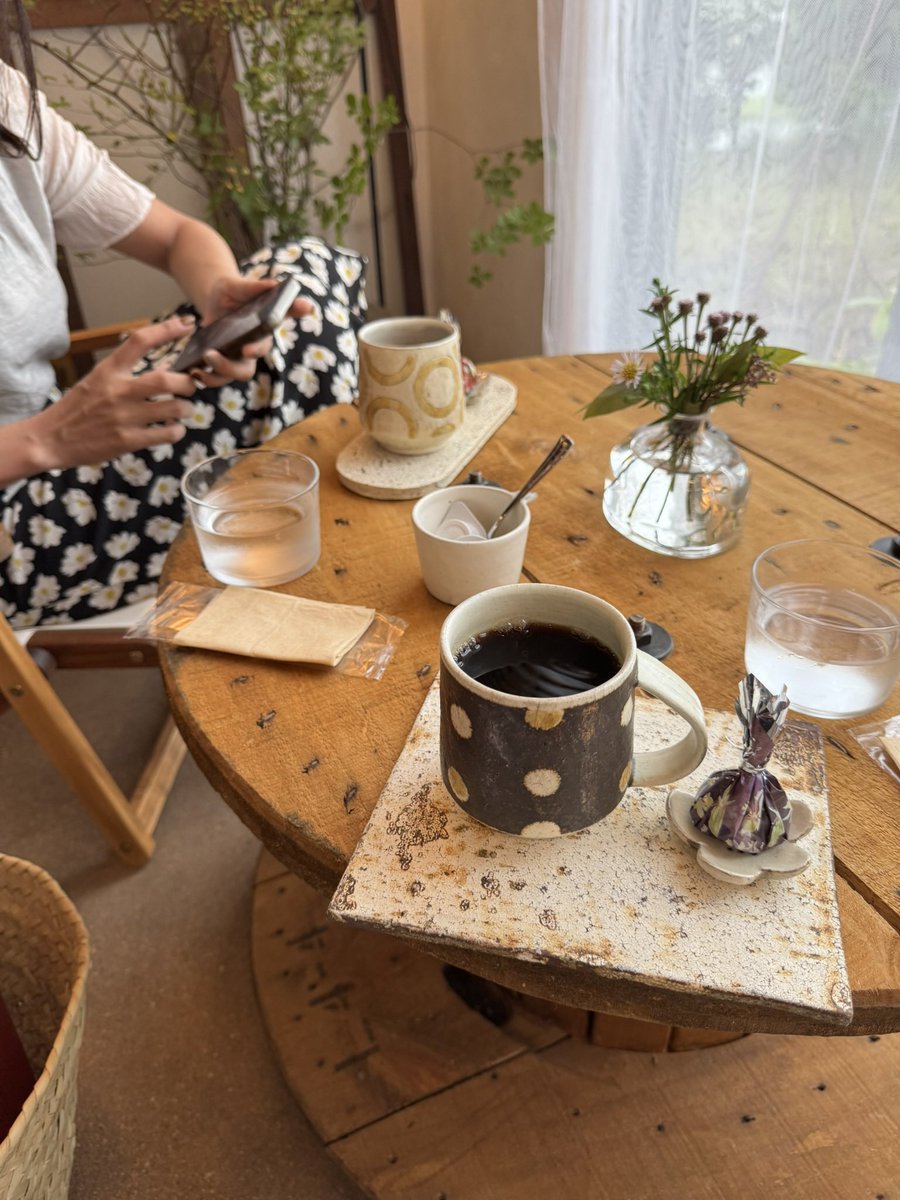 食後のコーヒーは近くのお店で。初めて行ったお店です。静かにジャズが流れていて雰囲気良くまったりできました。コーヒーも美味しかったです☕️