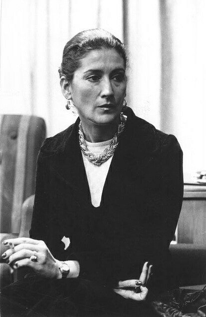 "La derecha ha sido poca cosa. No dice ni recuerda que los militares llegaron cuando había un clima de guerra civil. ¿Acaso no les conviene, tienen amnesia, se pegaron en la cabeza?". —María Eugenia Oyarzún.