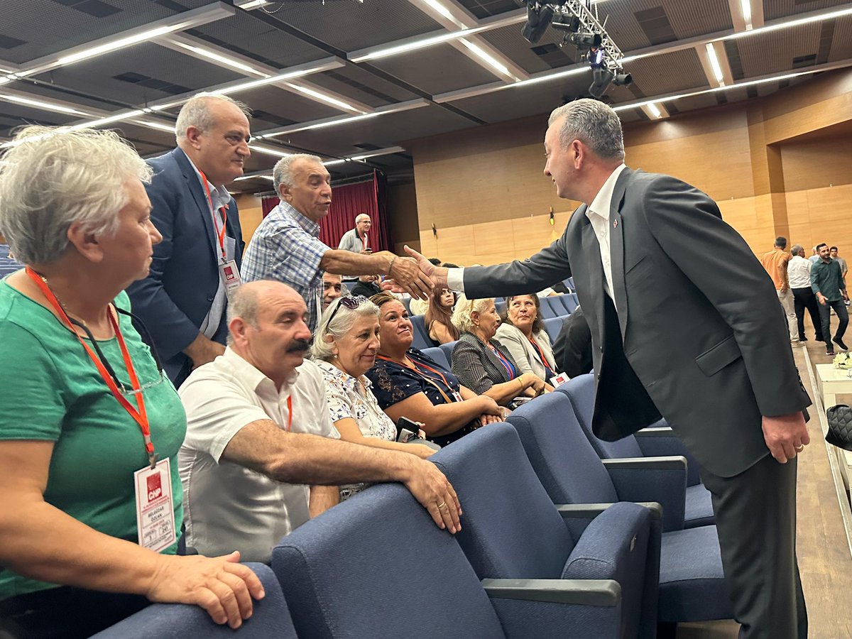 yasarnes's tweet photo. Yenimahalle İlçe Kongremiz öncesinde salonumuzu ziyaret ederek değerli delegelerimizle bir araya geldim. Büyük bir emek ve sorumlulukla gerçekleşecek kongremizin, partimize ve ilçemize hayırlı olmasını diliyorum. https://t.co/KsgPrf4h2E