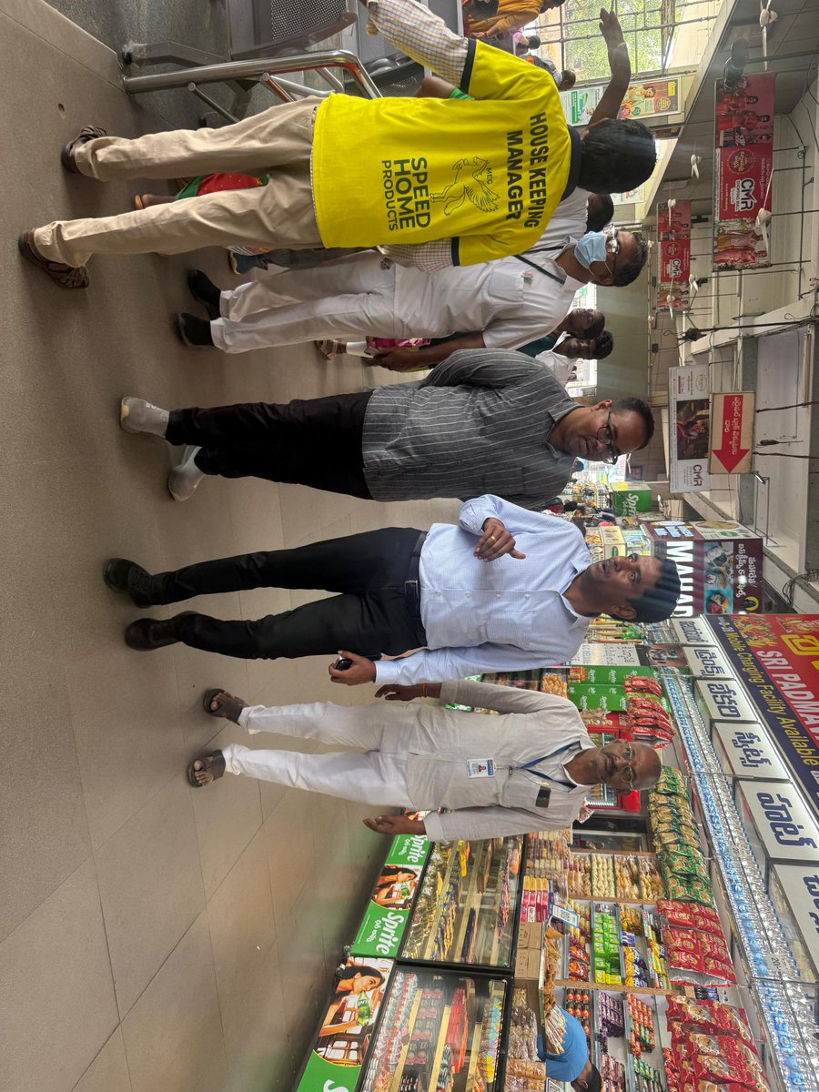 Collectorntr's tweet photo. NTR District Collector Dr. G. Lakshmisha, IAS, inspected PNBS, Vijayawada, reviewing sanitation, cleanliness, and passenger amenities to ensure a safe & comfortable experience for commuters. #NTRDistrict #PublicTransport #PNBS #CleanFacilities #AndhraPradesh @DDSaptagirivja
@IPR_AP @apdigitalcorp @airnews_vja