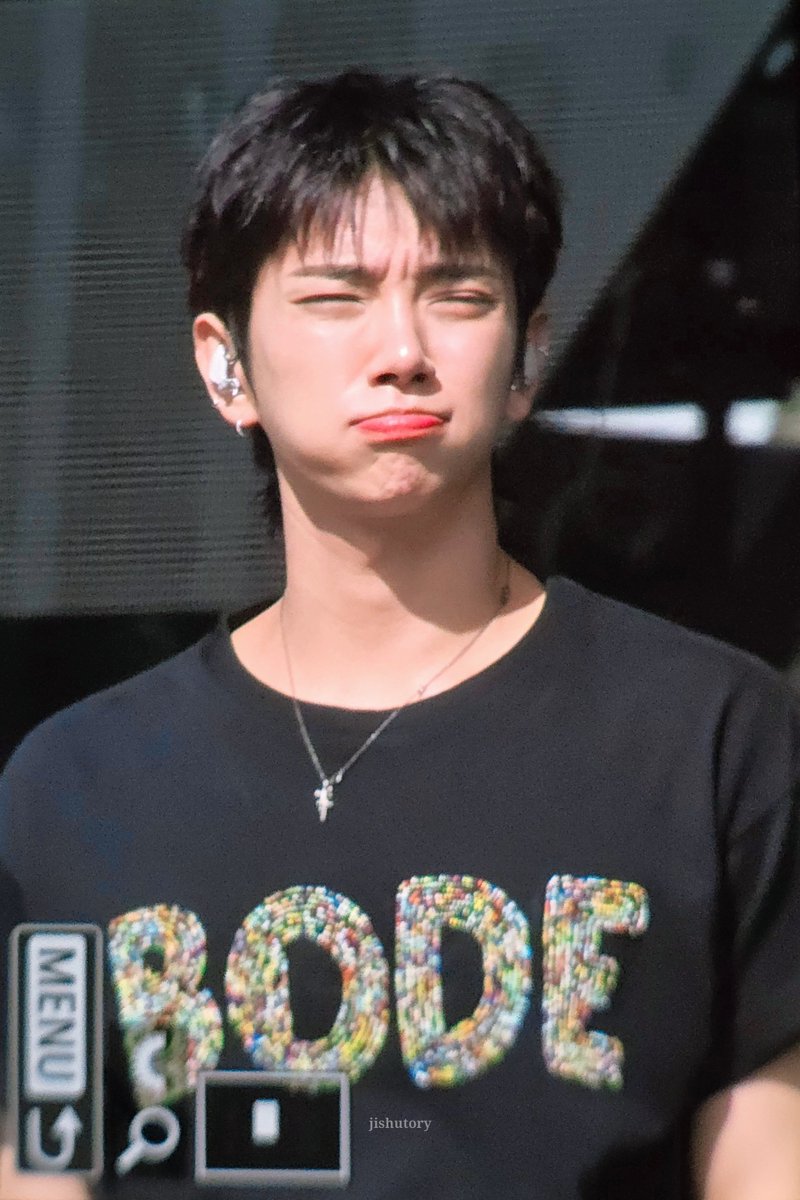 jishutory's tweet photo. 250914 #조슈아 
왤케삐짐? https://t.co/XrbCvlsYYb