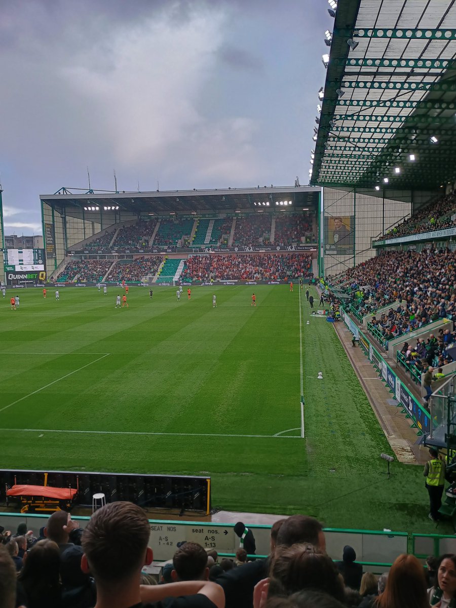 ajmckay1978's tweet photo. Another entertaining trip to Easter road for the boys 💚 https://t.co/jfAKeIQ7il