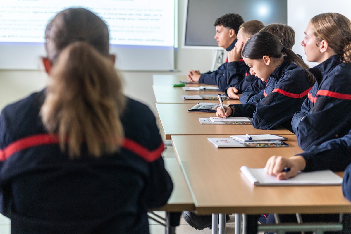 SDIS71's tweet image. #JAI 🔥 Journée d&apos;accueil et d&apos;intégration hier pour 56 #SPV et 2 #PATS qui intègrent le @SDIS71.
🤝Souhaitons la bienvenue aux nouvelles recrues au sein de notre corporation ! 😉
📸@NicolasTitre