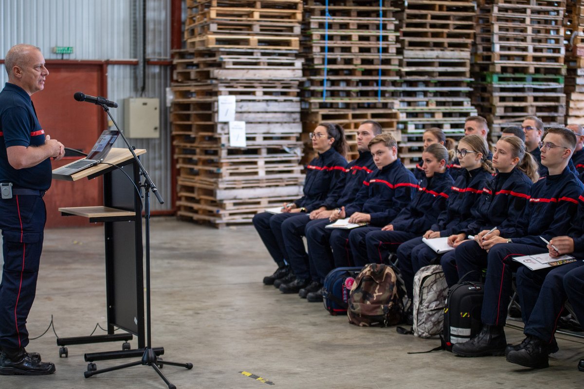 SDIS71's tweet image. #JAI 🔥 Journée d&apos;accueil et d&apos;intégration hier pour 56 #SPV et 2 #PATS qui intègrent le @SDIS71.
🤝Souhaitons la bienvenue aux nouvelles recrues au sein de notre corporation ! 😉
📸@NicolasTitre