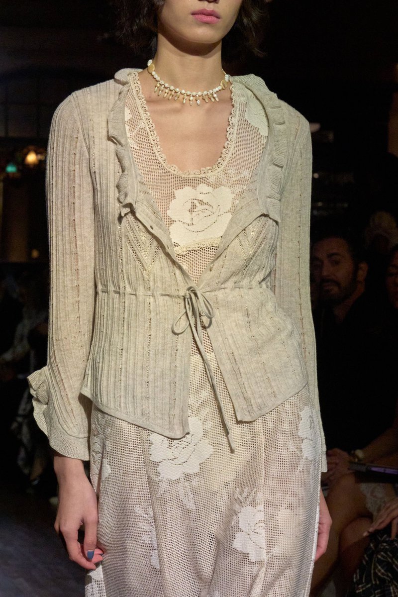 jubbylab's tweet photo. these looks from anna sui floored me !! so elegant and stunning https://t.co/pjfqcbSCpU