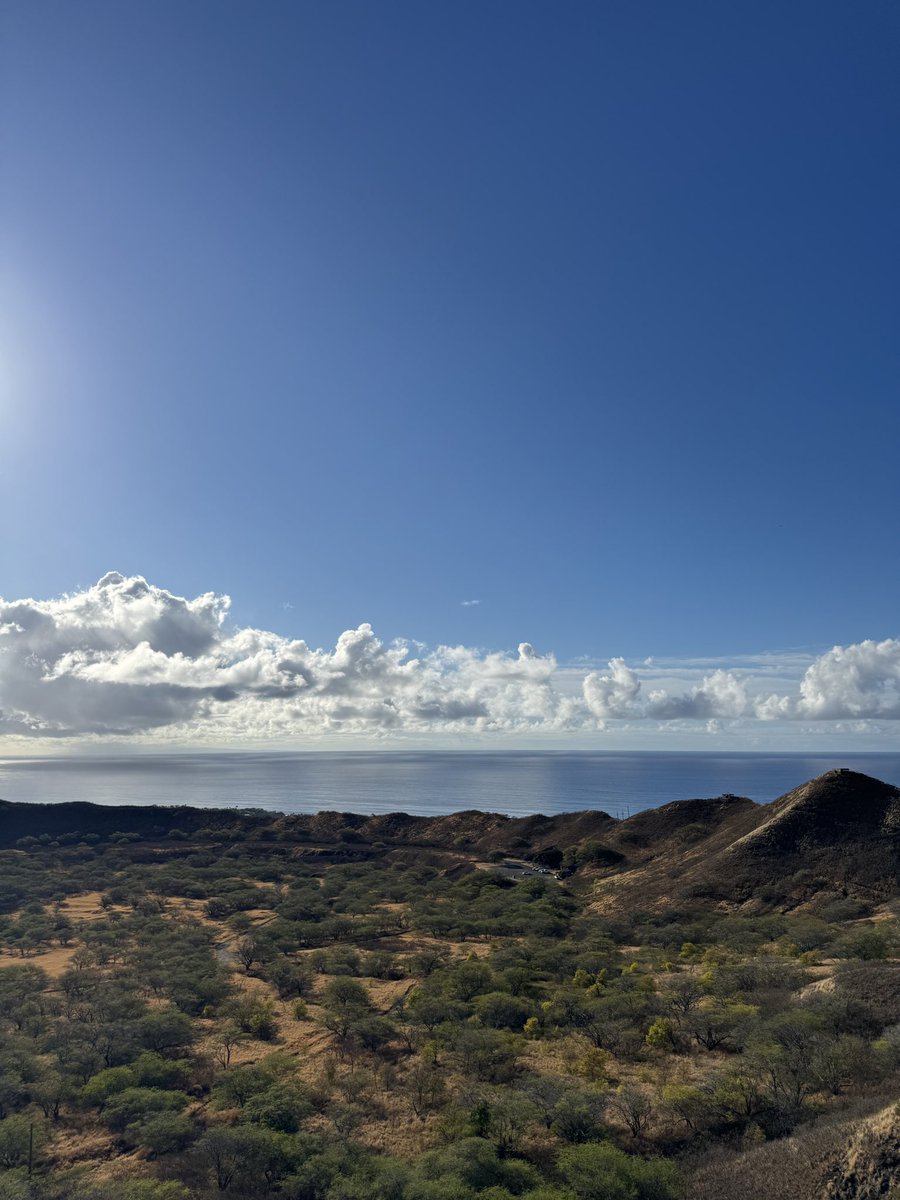 Ryo951026's tweet photo. DIAMOND HEAD⛰️ https://t.co/OpZVulPkRN