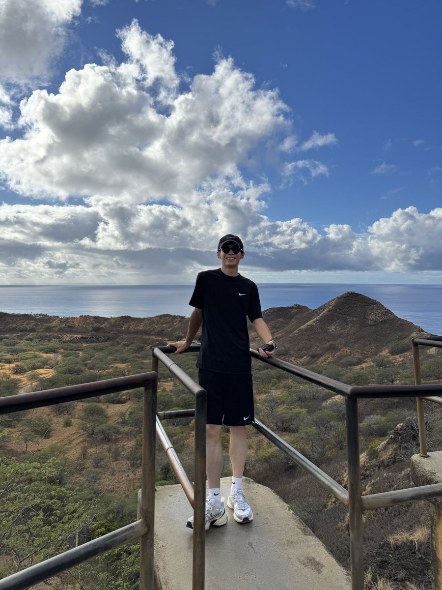 Ryo951026's tweet photo. DIAMOND HEAD⛰️ https://t.co/OpZVulPkRN