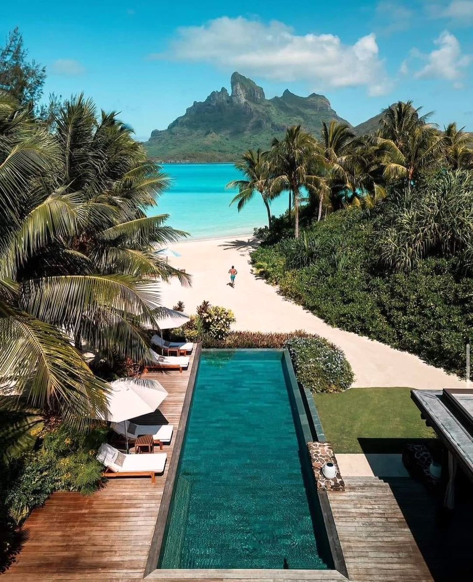 The crystal clear waters in Bora Bora