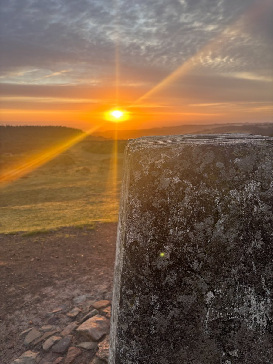 quantockenviro's tweet image. Willsneck trig point never misses a sunrise in the #Quantocks ☀️