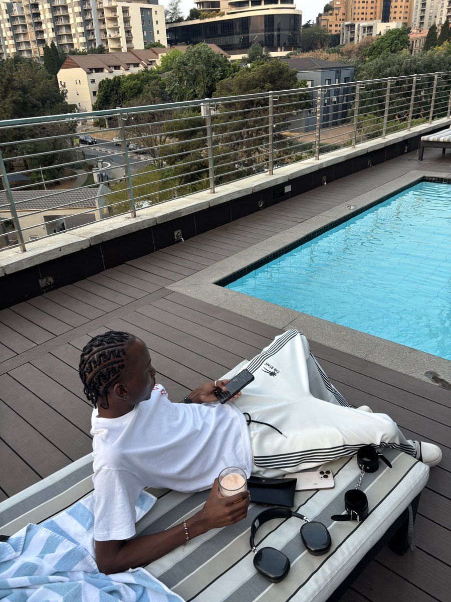 dylaneasly tweet media