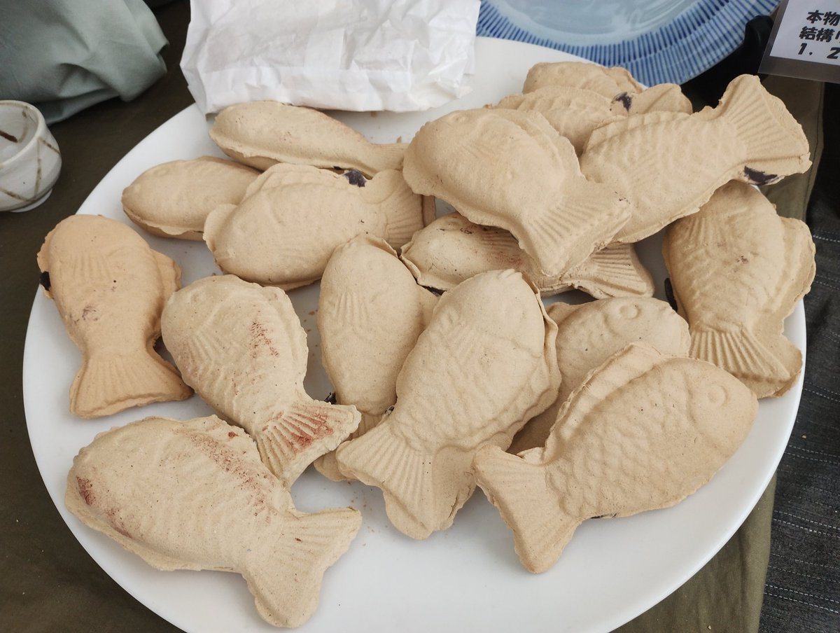 せとものたい焼きは残り１０数個。ねこ皿も数枚に。今年の廉売市営業時間も１時間切ってます。
これから撤収に入るとのんびり出来ないのでひとまず会場からは以上です。
感謝。
#せともの祭