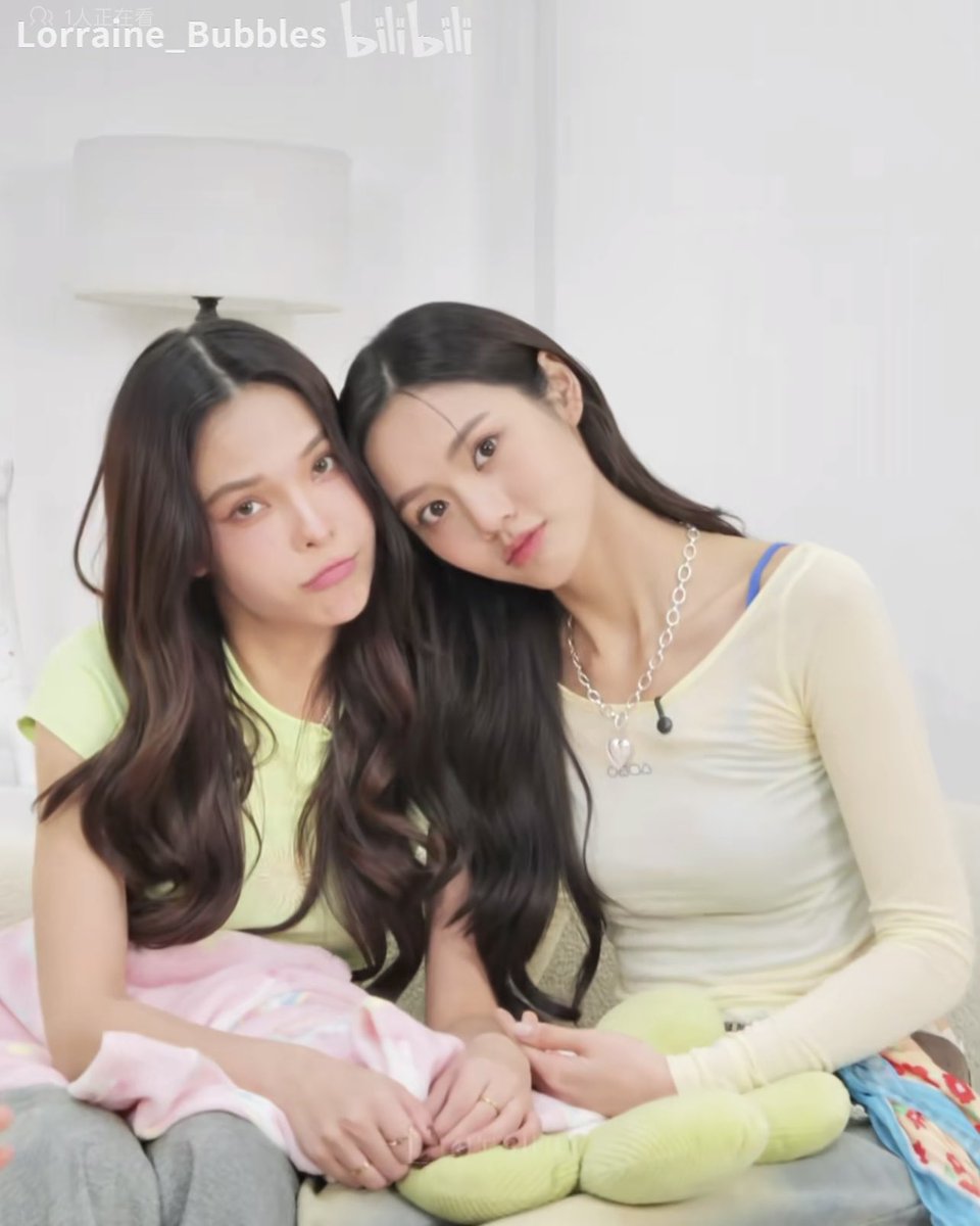 yuttings13's tweet photo. Look at our big eyes.

HARMONY SECRET LAST DEAL

#HarmonySecretFinalEP https://t.co/mg4wcXzBBV