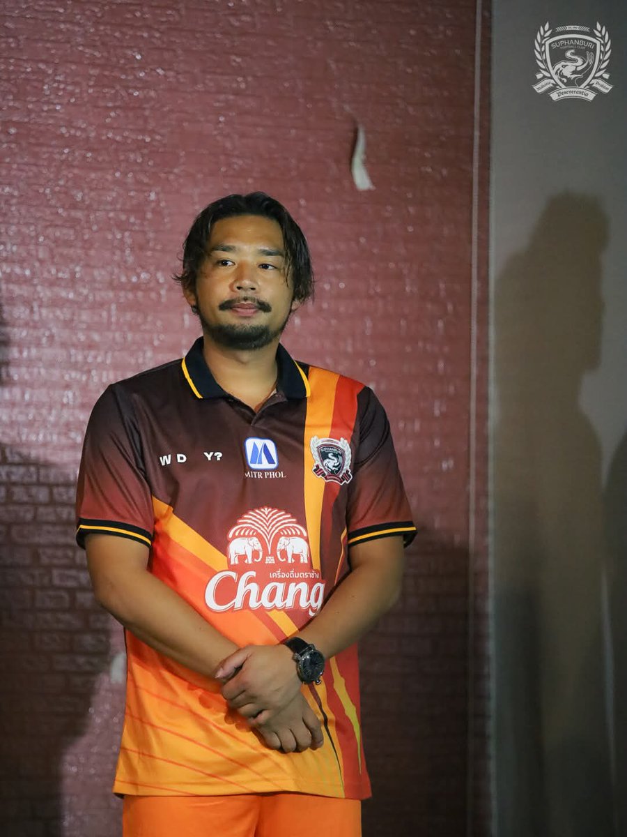 facebook.com/share/p/1Epd5C…
今朝、#タイリーグ 3部 スパンブリーFCの新シーズン体制発表会があって、正式に #大森晃太郎 選手の加入が発表されました。
背番号は33、初戦は9月20日バンコク近郊でトンブリーユニバーシティとのアウェー戦です。
#ジュビロ磐田 #ガンバ大阪 #Jリーグ