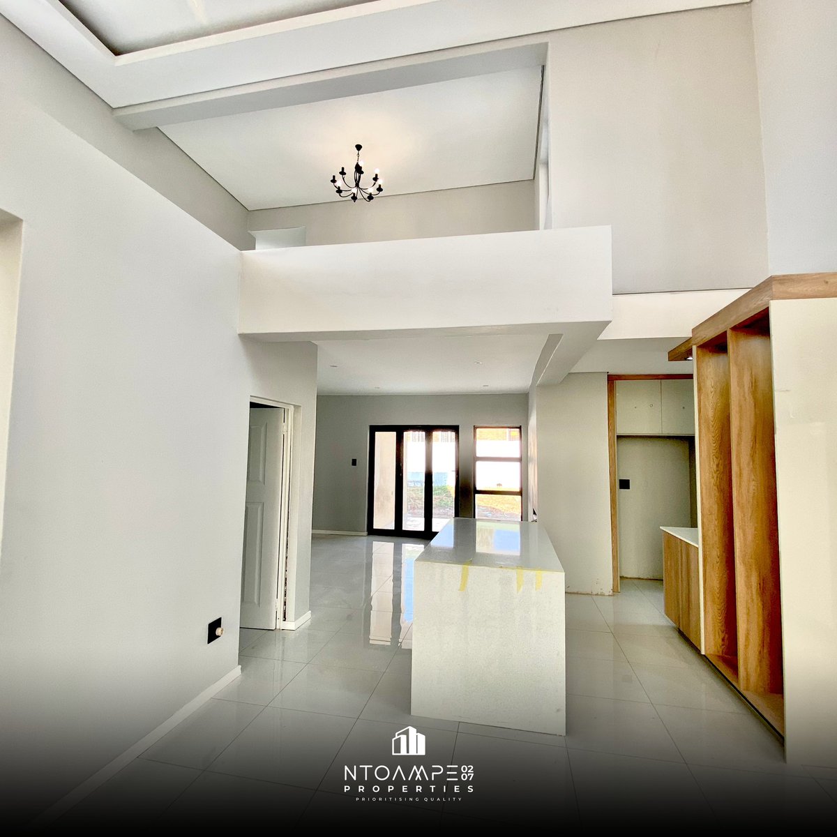 Ntoampe0207's tweet photo. We're thrilled to share the completion of our Acacia Estate turn-key house project, featuring a sleek and modern kitchen unit. 📸✨ Ntoampe 0207 Properties is dedicated to delivering top-notch homes, exceeding expectations with every detail. 🏠💼 #AcaciaEstate #TurnKeyHomes #Ntoampe0207Properties #KitchenGoals #HomeSweetHome #ConstructionUpdate