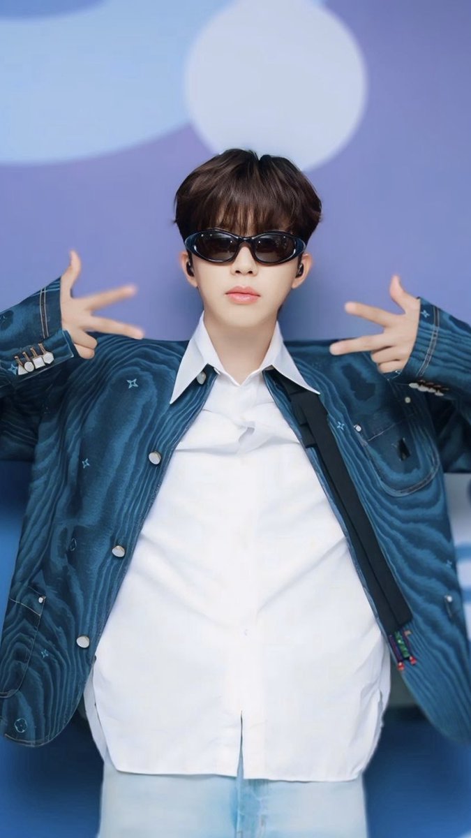 <a href="/limyoungwoong/">임영웅 Official X</a> #임영웅 #limyoungwoong
#임영웅정규2집 #IMHERO2
#임영웅_순간을영원처럼 #임영웅_ULSSIGU
임영웅 넘 멋짐요