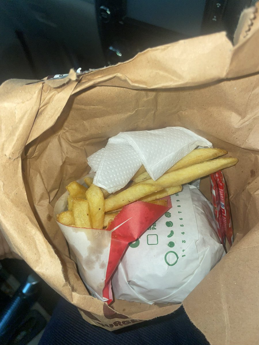 ArshSidhu737's tweet image. Ordered from @burgerkingindia via @zomato and the packaging was so poor that my drink spilled all over the meal. Really disappointed with the experience. We trust on zomato and burger king, please take care. #BadPackaging #FoodDelivery