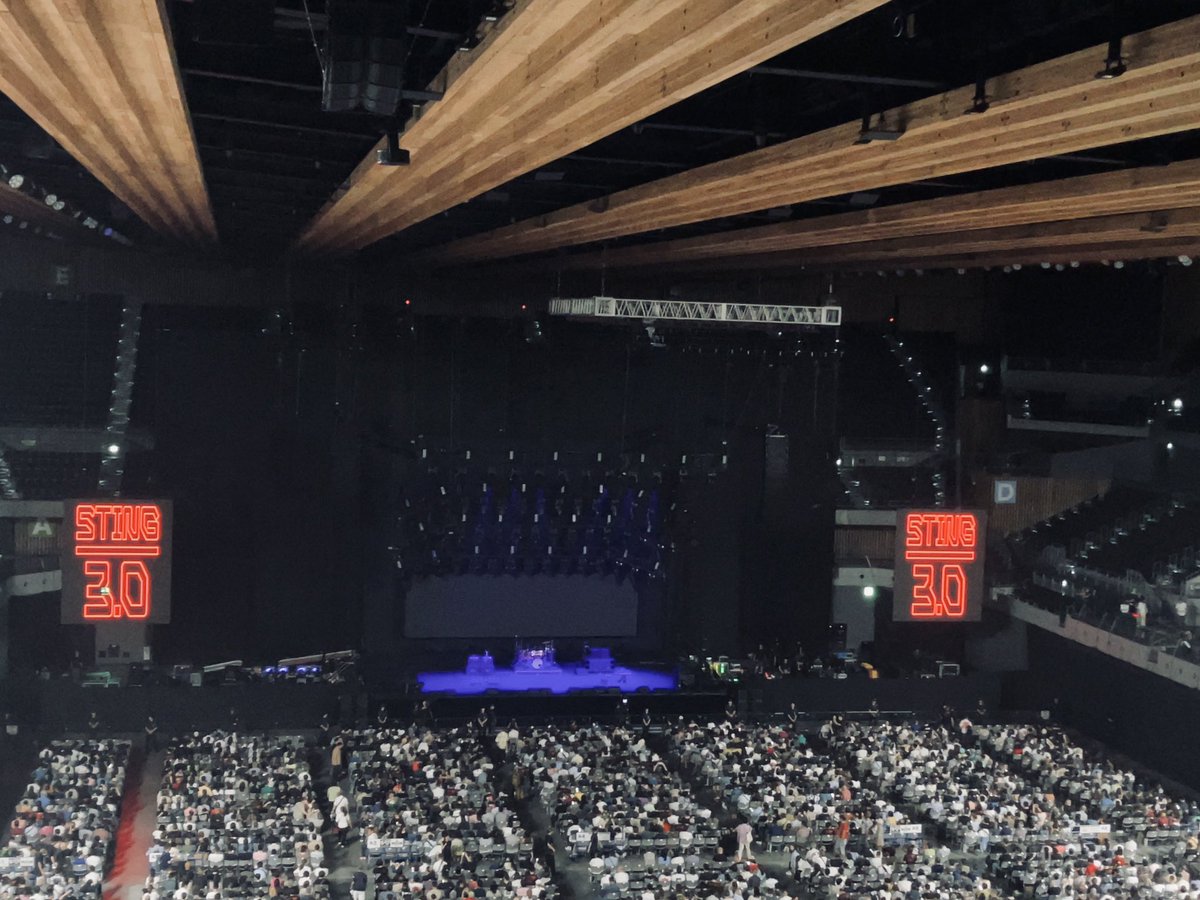 ymd1taro's tweet photo. もうすぐ開演。 https://t.co/Hr9DbjlQZh