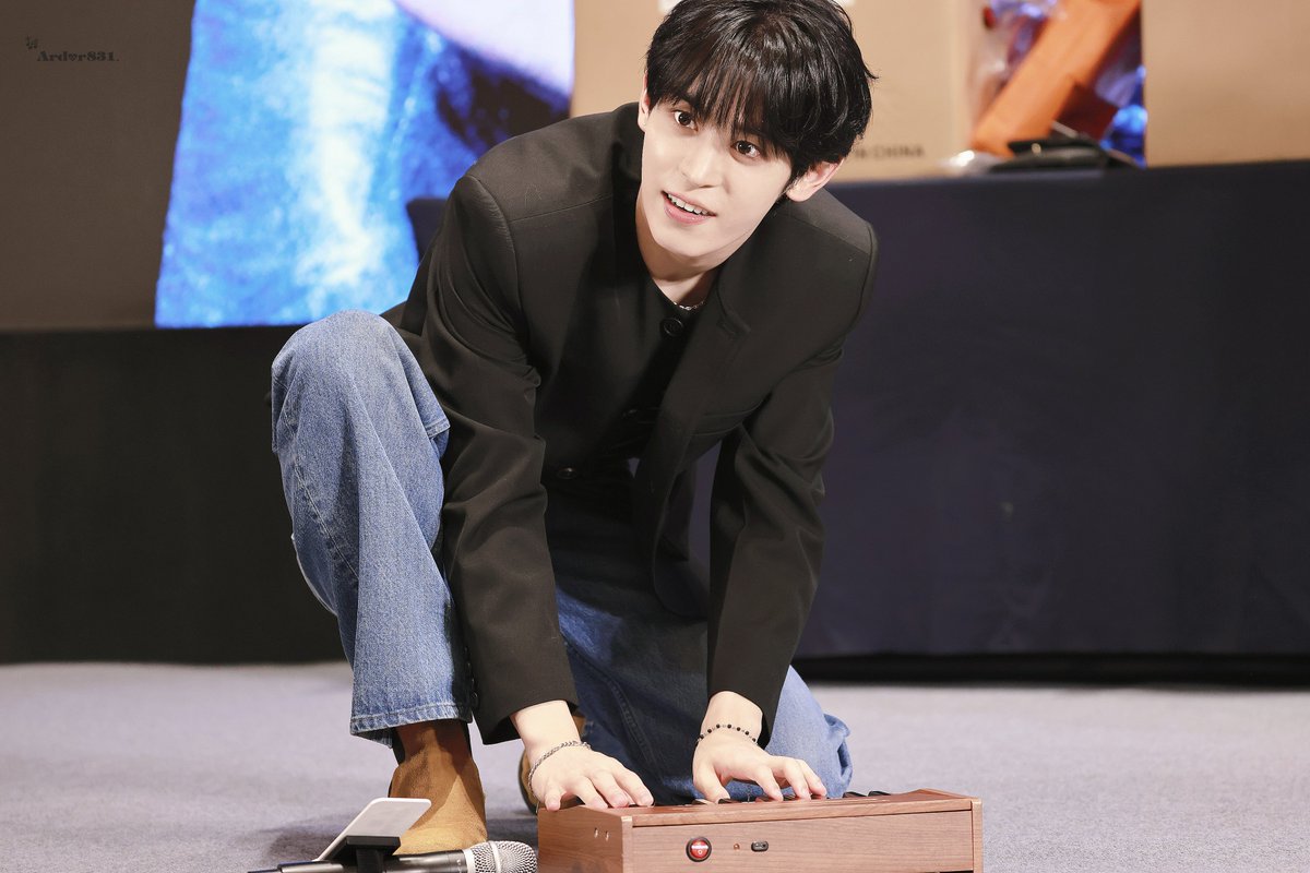 250914 Shanghai  @ POPMERCH

#현빈 #HYEONBIN #NOWZ #나우즈
