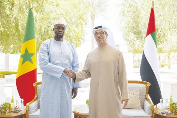 زيارة رئيس وزراء #السنغال إلى دولة #الإمارات تعكس عمق العلاقات التاريخية والمتنامية بين البلدين، وتعزز التعاون الاقتصادي والاستثماري في البنية التحتية والطاقة والقطاعات الحيوية، بما يجسد شراكة استراتيجية تسهم في التنمية والسلام والاستقرار الإقليمي. 🇦🇪🤝🇸🇳