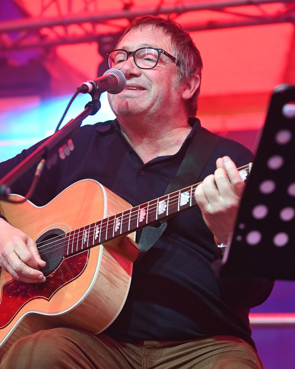 Simon &amp; Oscar from Ocean Colour Scene gave DonnyFest a proper moment in the acoustic tent ❤️