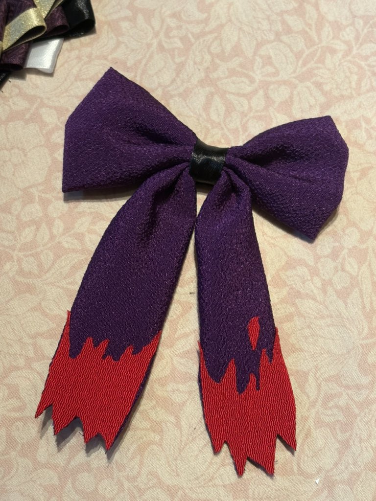 #ふくじゅのせいさくにっき
ロゼットにつけようかと思って作ってたけど没になりそう😇