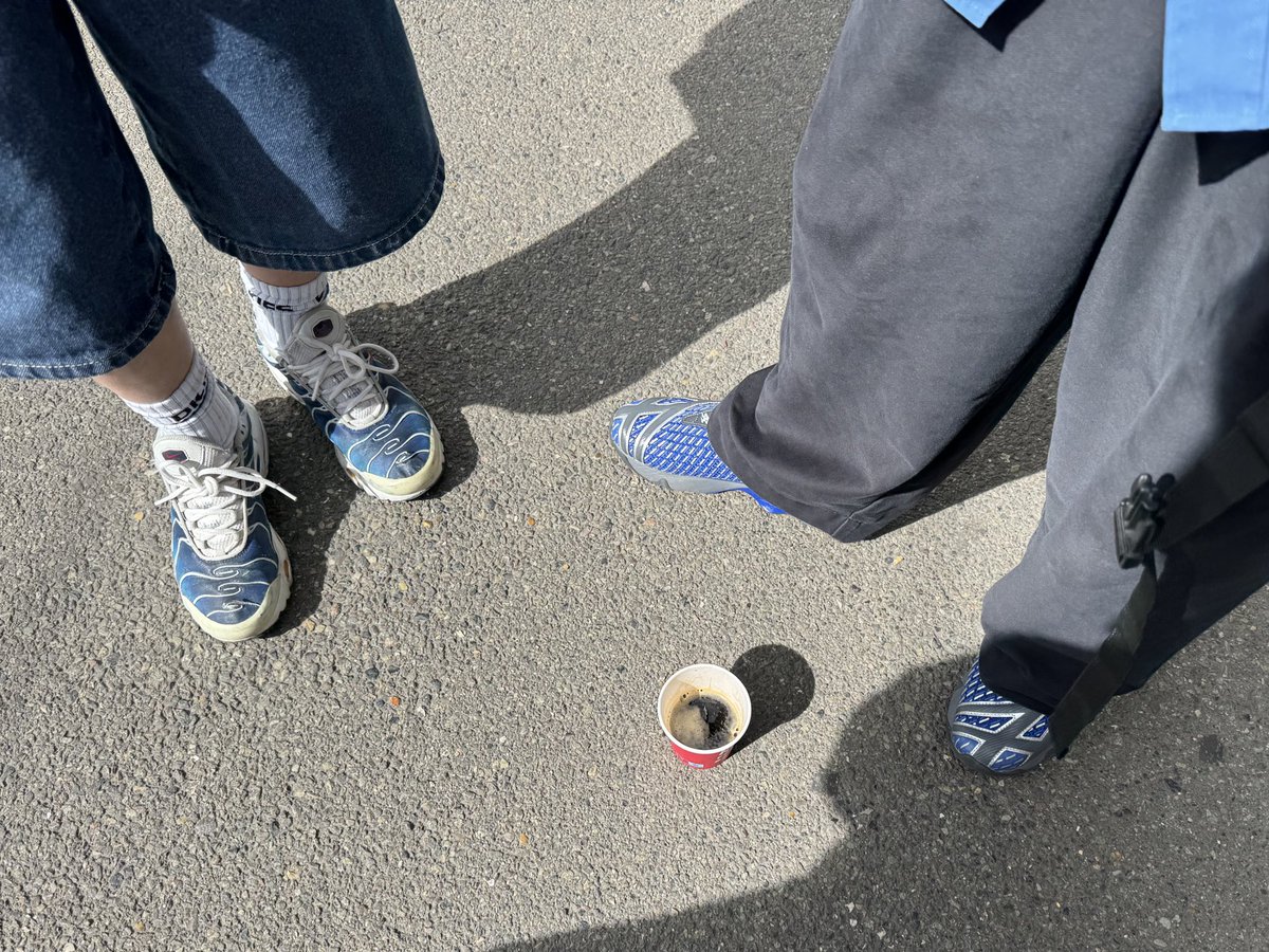 emephg's tweet image. retour à paris