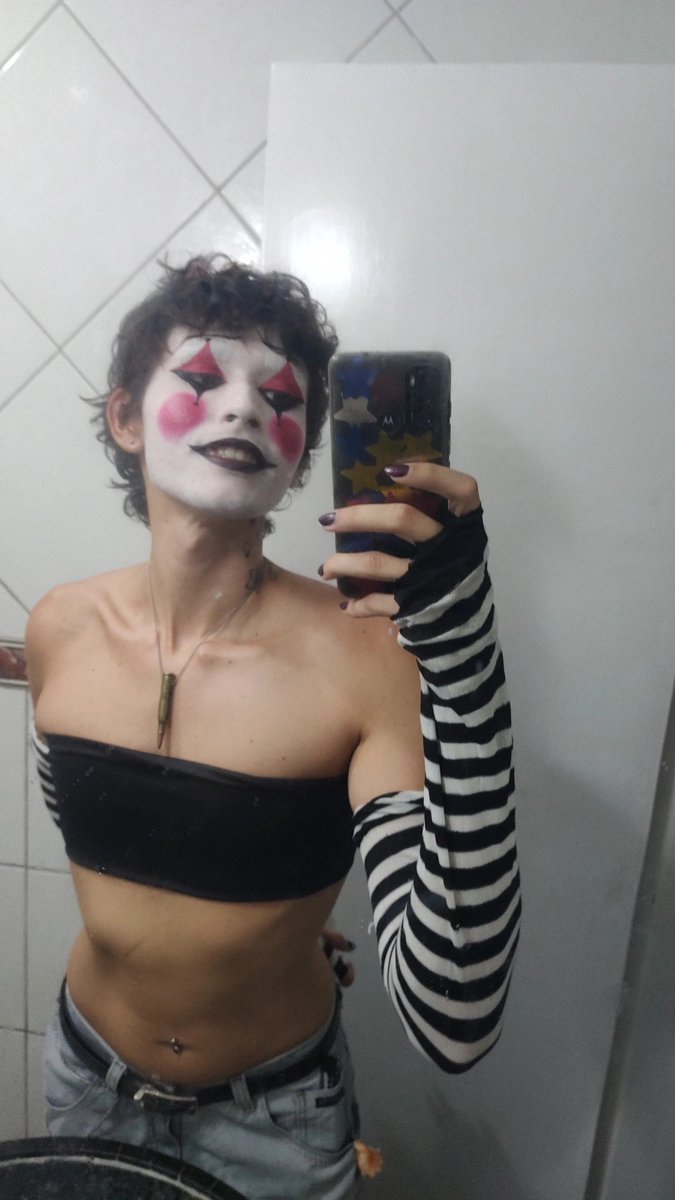 FKA_Frootinha's tweet photo. Nois da o cu crlh https://t.co/NRlkleIaAd