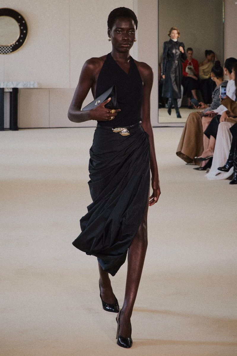 pradapearll's tweet image. the dresses are insanely gorgeous