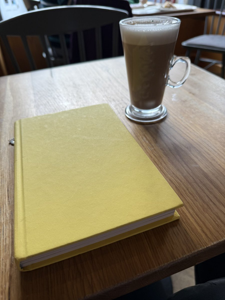 It’s been a busy week, so we thought we’d make the most of an early start to enjoy some reading for pleasure 👏🏻