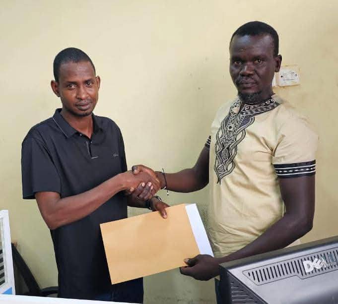 deneki_saniki's tweet photo. 📢 HISTORIC!
Yambio FA seals a 5-year deal with TK SPORTS 💰⚽
✅ 20M SSP per season until 2030
✅ Support for Women’s League (20M SSP, 2 seasons)
A milestone for Yambio football & a boost for grassroots development. 🙌🇸🇸
#YambioFootball #TKSports #SouthSudan https://t.co/i3a7HoanWj