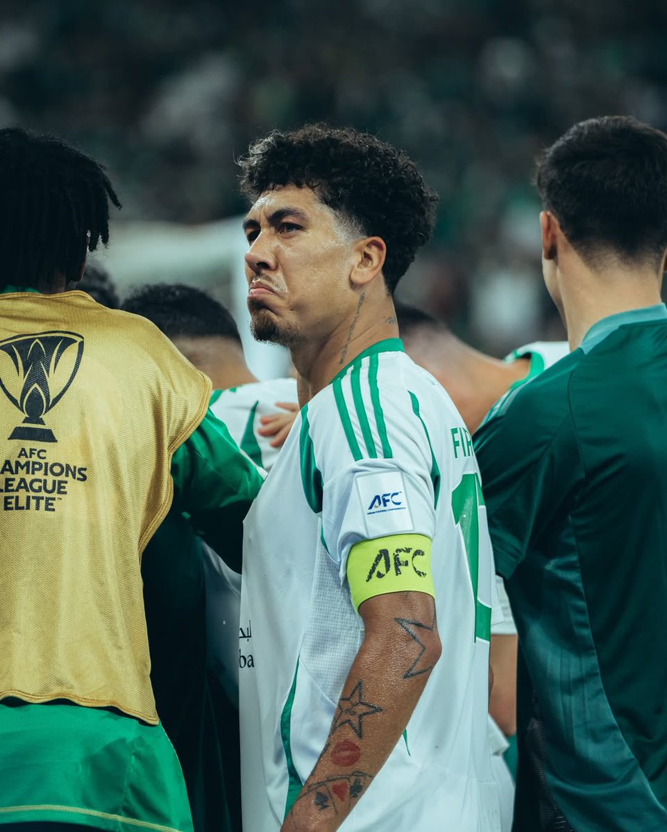 طلب لودي فسخ العقد بعد استبعاده من الدوري علمني أن فيرمينو عملة نادرة من اللاعبين تخيل تستبعد وبعدها تساهم مع الفريق بتحقيق الآسيوية وتكون افضل لاعب بالبطولة ؟ عظيم يابوبي ولن ننسى جميلك 🇧🇷💚🙏🏼