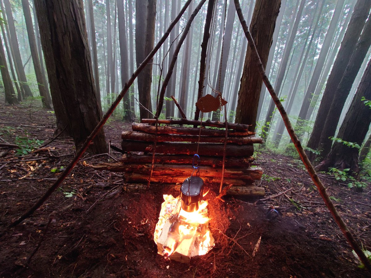 juan_xiong85773's tweet image. キャンプに来ると夜中に目が覚めることが多いが
今回はタープを打つ雨音が心地良くて朝まで爆睡🌝
＃deepforest
＃ITAキャン
＃浮遊層
＃斜面の住人