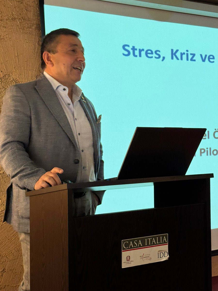 Gençler ile stres, kriz ve risk yönetimi konularında sohbet ettik.
