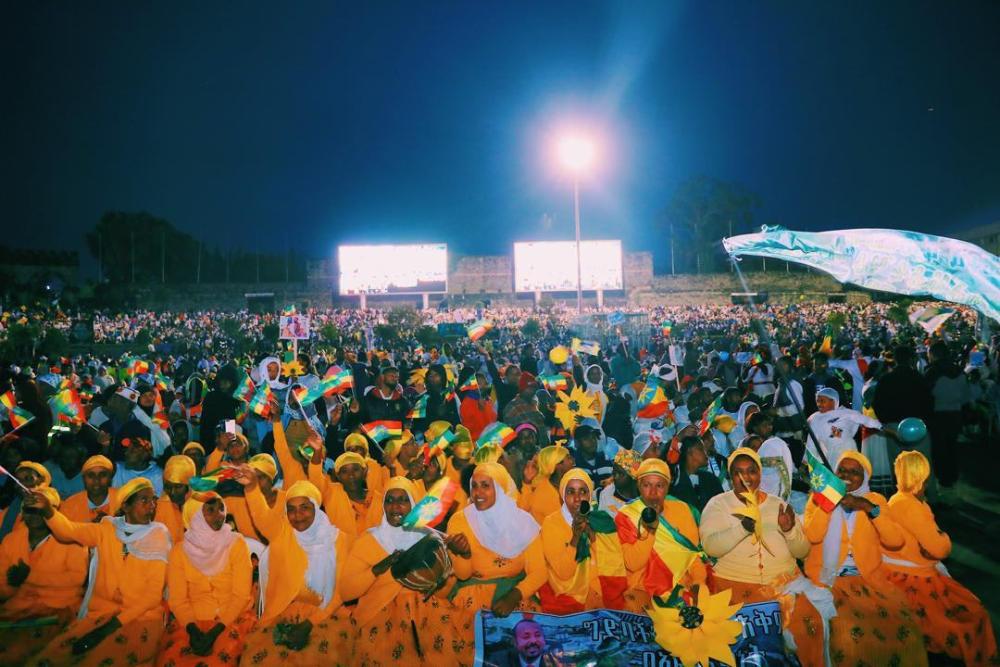 Addisu_N_1's tweet image. #Addis Ababa turned into a sea of joy as hundreds of thousands filled #MesqelSquare, celebrating the completion of the Grand Ethiopian Renaissance Dam (#GERD), Ethiopia’s greatest symbol of unity and determination.

Led by PM @AbiyAhmedAli  and witnessed by African &amp;amp; global