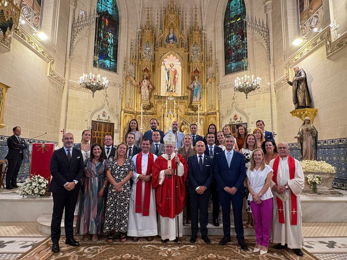 LOS FRAILES| Felicitar a la Congregación de los Terciarios Capuchinos, por la celebración de la Santa Misa de Acción de Gracias, por el CXXV aniversario del Colegio San Hermenegildo. 

¡A seguir sumando infinitos años  más!