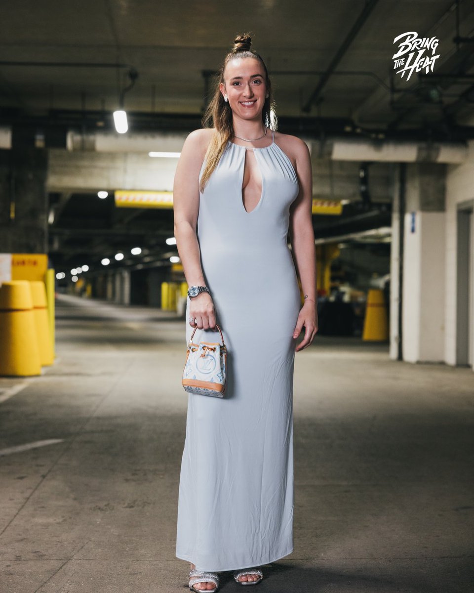 ConnecticutSun's tweet photo. HAPPY BIRTHDAY MARINA 🥳🎊

Sun fam, show Marina some birthday love 🫶

#BringTheHeat | #CTSun https://t.co/JNIxtrV2df