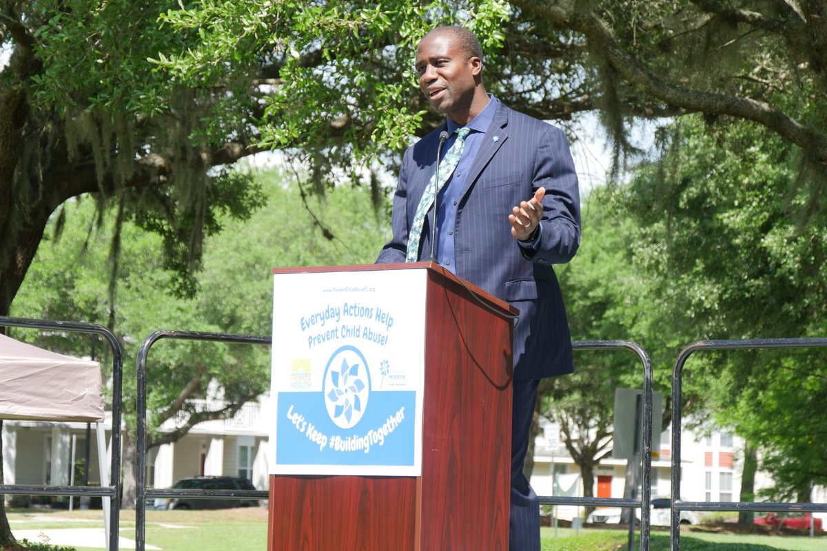 Vaccines have protected generations from deadly diseases, yet political moves at federal and state levels are sparking concern over access and public health. What’s at stake for families in #Florida and across the nation? #PublicHealth #Vaccines #COVID19 

miamitimesonline.com/opinion/florid…