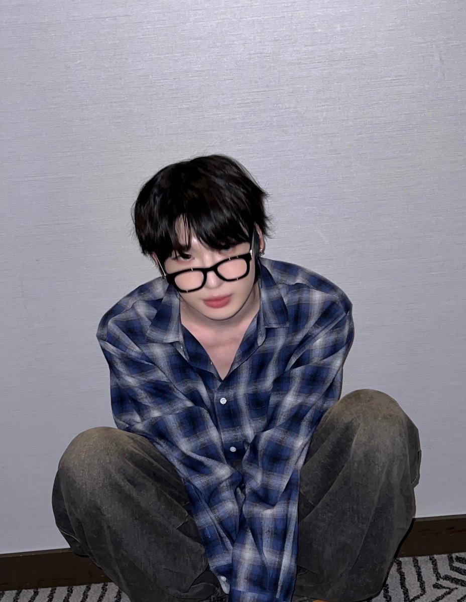 XODIAC_MEMBERS's tweet photo. [#다빈] 

️사진 지각생 〰️

#XODIAC #소디엑 #DAVIN #다빈 https://t.co/fi7ENjpR4c