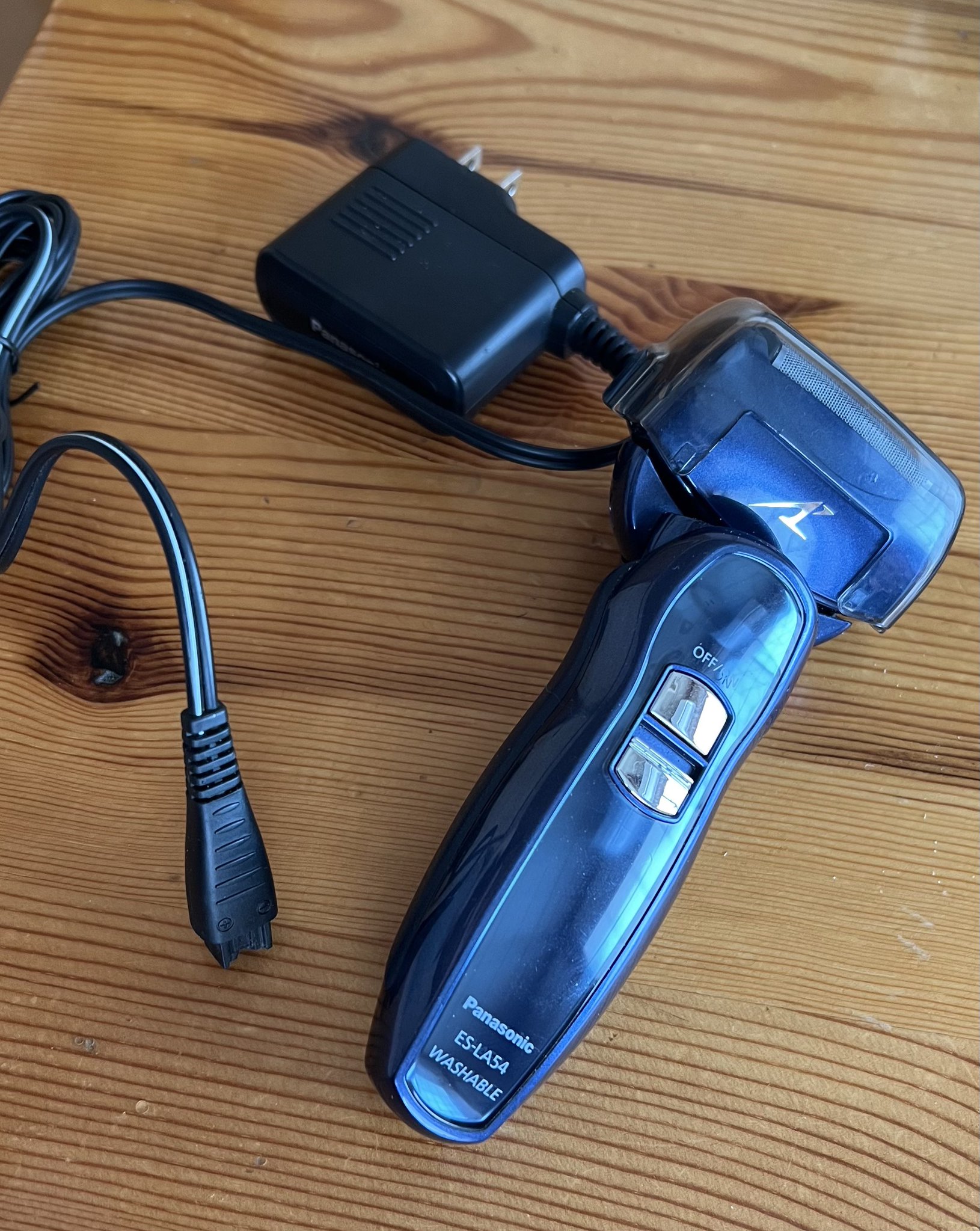 ♡新品 送料無料♡売れてます‼︎アクティブシェイパー✨ 電気シェーバー メンズシェーバー 髭剃り シェーバー 電動 3枚刃