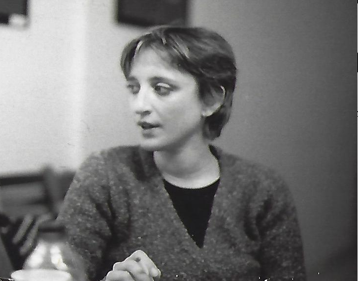 Γιατί βάζεις φωτογραφίες της συντρόφου σου;
Για να θυμάμαι την Μαρία όπως θέλω και όπως της αξίζει. 
Όχι όπως μου επέβαλε ένα αρρωστημένο σύστημα υγείας που χαρακώσε χωρίς κανένα λόγο τις καρδούλες μας. Γι' αυτό λοιπόν:
Ουστ! Και πάλι ουστ!* 

*Όπως λέγαμε πάντα με το Μαράκι (και