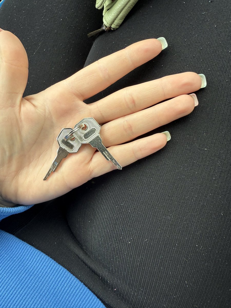 The power I have in one hand 😈 this is fun who’s next 😜
